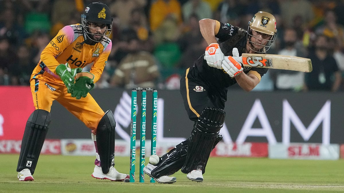 Hyderabad Kingsmen's Maaz Sadaqat, right, plays a shot as Peshawar Zalmi's Mohammad Haris watches during the Pakistan Super League final cricket match between Peshawar Zalmi and Hyderabad Kingsmen, in Lahore, Pakistan, Sunday, May 3, 2026. - | Photo: AP/K.M. Chaudary