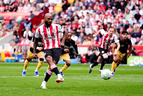 Brentford's Igor Thiago scores his sides second goal from the penalty spot during their English Premier League soccer match against West Ham in London.