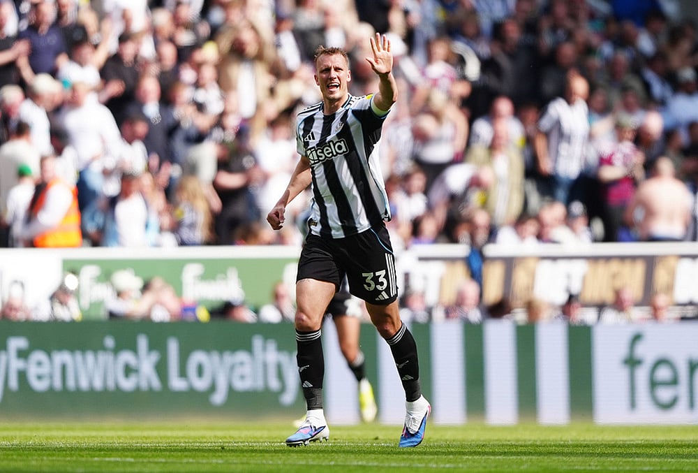 Newcastle Vs Brighton Brentford Premier League soccer-Dan Burn