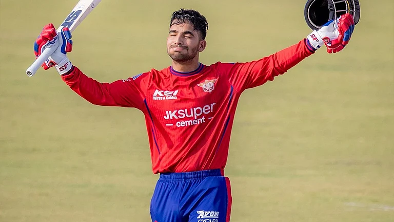 Akshat Raghuwanshi in LSG training during IPL 2026. - LucknowIPL/X