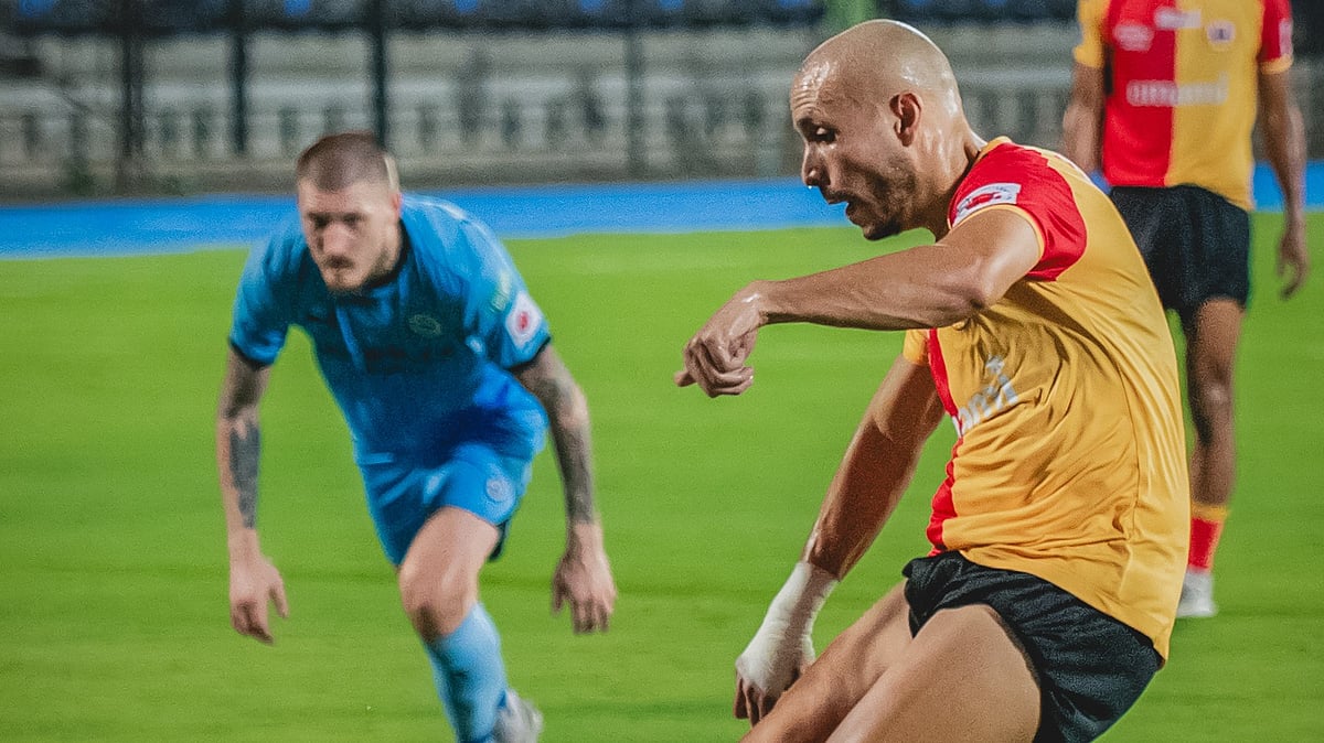 Youssef Ezzejjari scores from the penalty spot during the Indian Super League game between Mumbai City and East Bengal. - Photo: X/Indian Super League