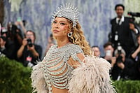 Met Gala 2026 | Celebs Who Dazzled On The Red Carpet X : Celebrities Who Dazzled Met Gala
