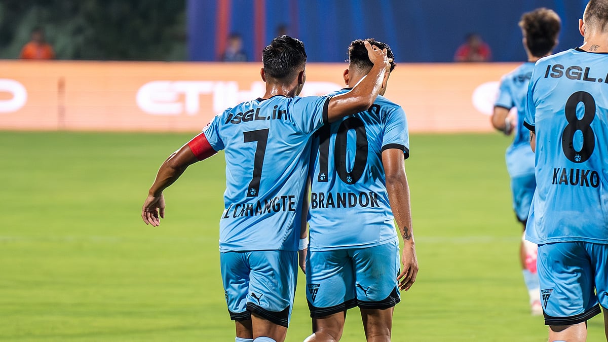 Mumbai City FC players celebrate Brandon Fernandes' goal in their Indian Super League match against East Bengal. - Photo: X/Mumbai City FC
