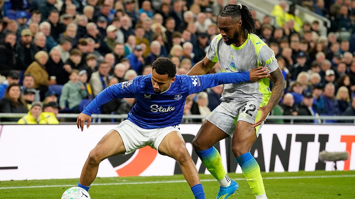 Everton's Iliman Ndiaye, left, and Manchester City's Antoine Semenyo fight for the ball during the Premier League soccer match between Manchester City and Everton in Liverpool, England. - AP Photo