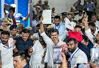 Hung Verdict in Tamil Nadu: What Will Vijay’s TVK do? Source: PTI : Chennai: Tamilaga Vettri Kazhagam (TVK) chief and candidate from the Perambur constituency, Vijay, celebrates after winning in the Tamil Nadu Assembly elections results, in Chennai, Monday, May 4, 2026.