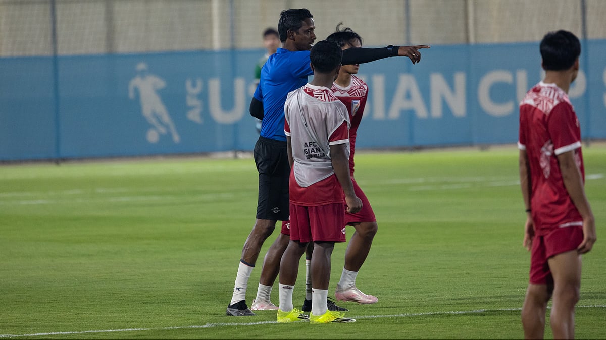 India U17 head coach Bibiano Fernandes with the team ahead of their AFC U-17 Asian Cup 2026 campaign. - | Photo: AIFF