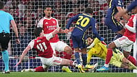| Photo: AP/Alastair Grant : Arsenal's Declan Rice, left, tries to block a shot at goal from Atletico Madrid's Giuliano Simeone during a Champions League semifinal, second leg, soccer match between Arsenal FC and Atletico Madrid in London, Tuesday, May 5, 2026. 