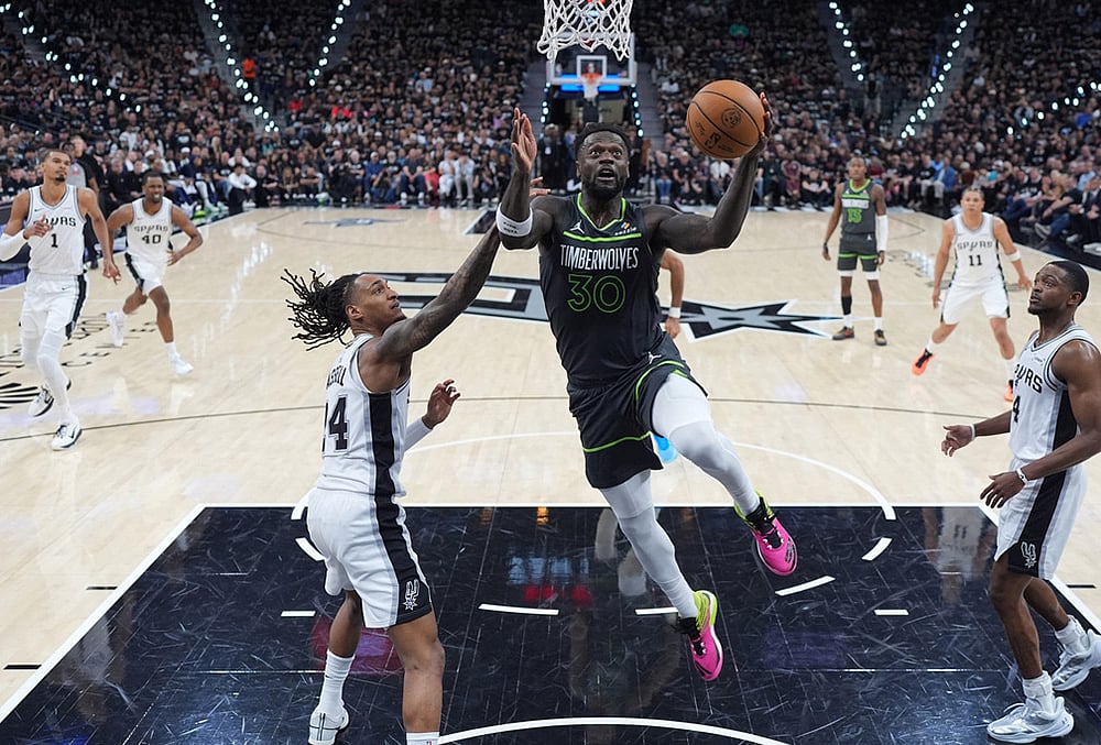 San Antonio Spurs vs Minnesota Timberwolves NBA basketball-Julius Randle