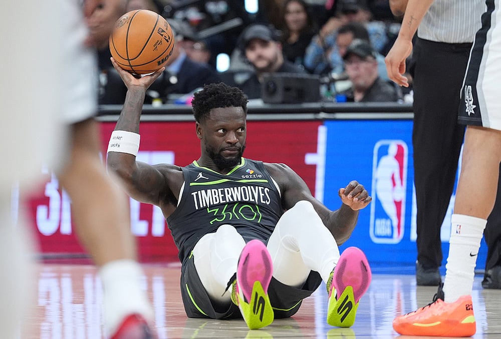 San Antonio Spurs vs Minnesota Timberwolves NBA basketball-Julius Randle