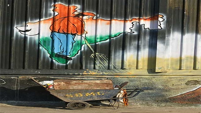 Covid-Themed Murals On Delhi Walls