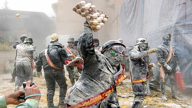 The Annual Els Enfarinats Battle – In Pictures