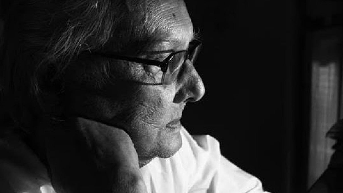 Eminent cartoonist Narayan Debnath. 