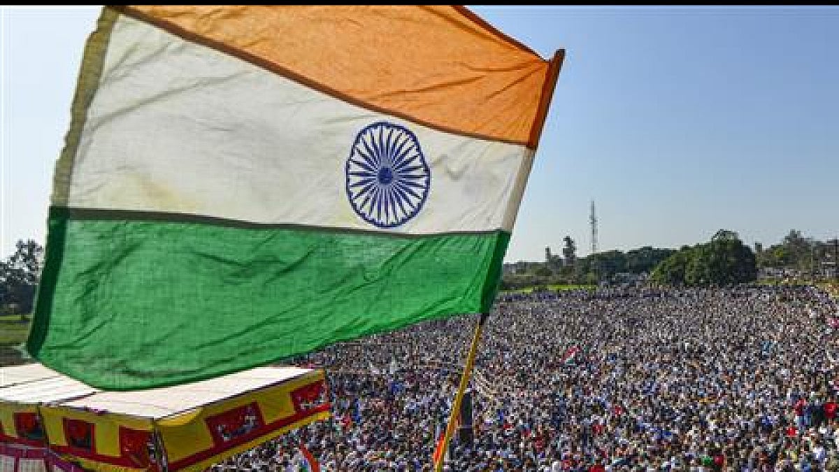 Tricolor waved during the Kisan Mahapanchayat in Uttar Pradesh's Shamli.