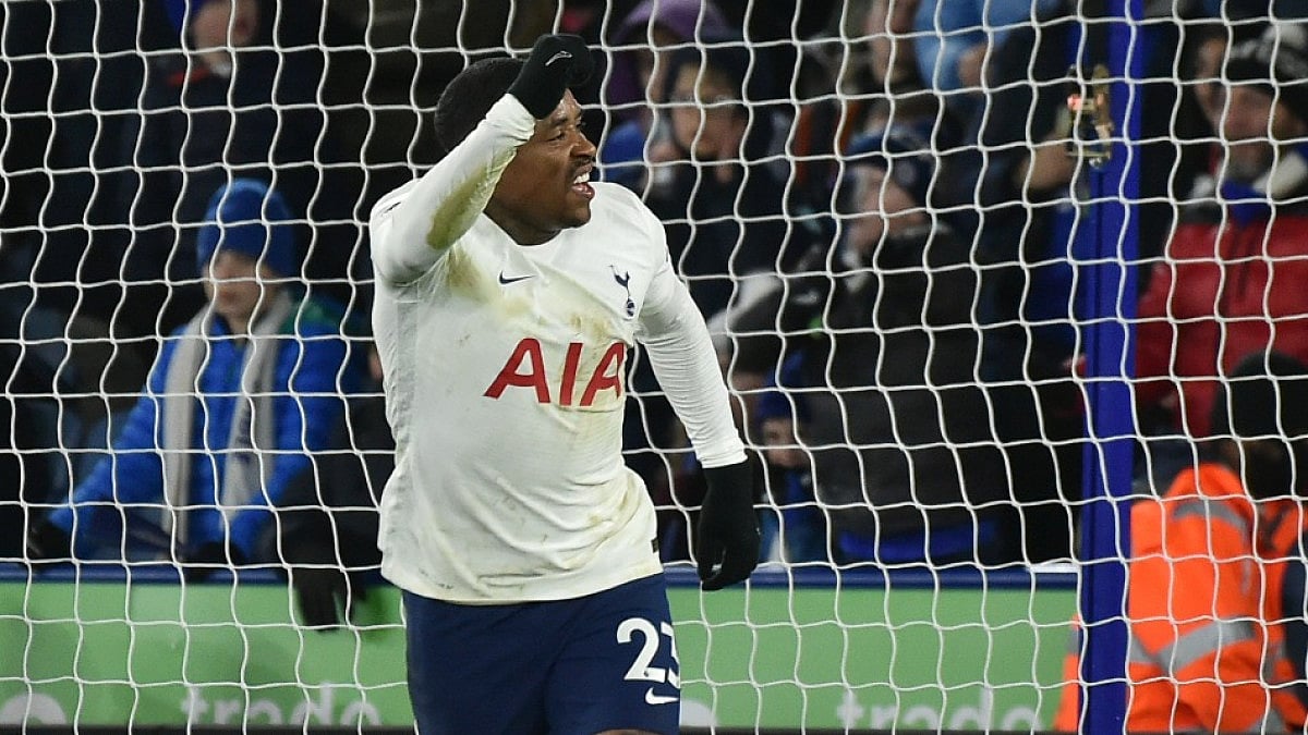 Tottenham Hotspur's Steven Bergwijn celebrates after scoring vs Leicester City.