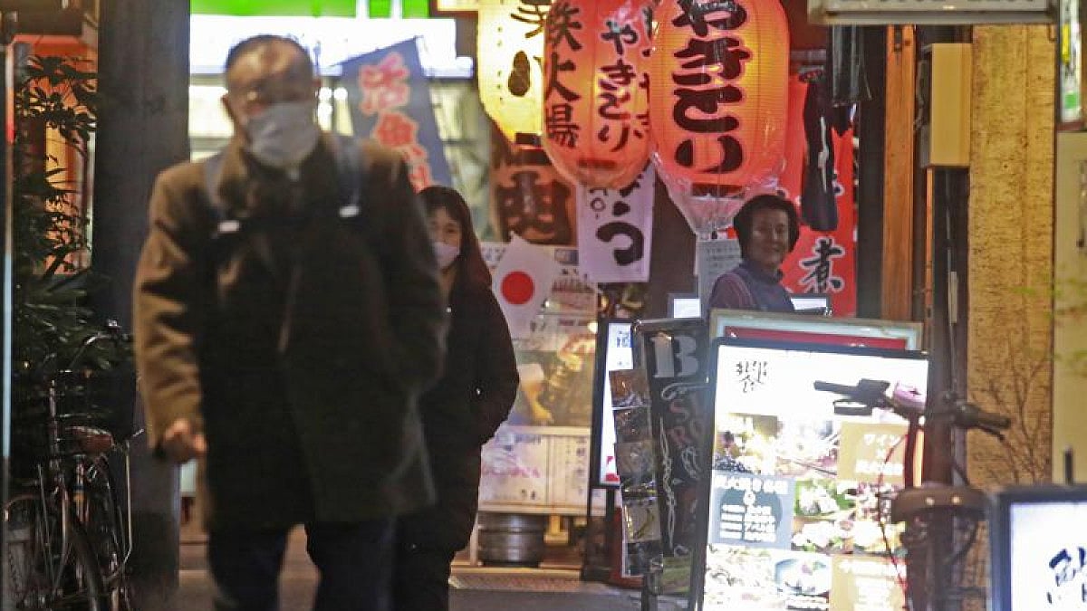 People wearing face masks in Tokyo, Japan.