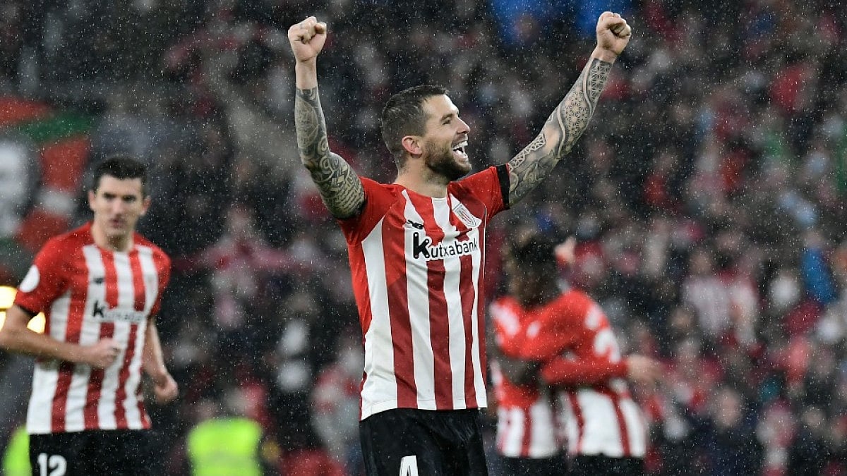 Athletic Bilbao's Inigo Martinez celebrates after scoring against Barcelona in Copa del Rey 2021-22.