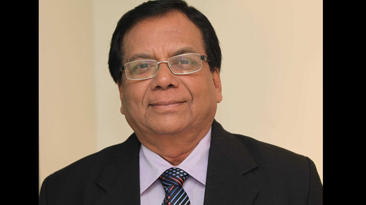 Veteran journalist Dinkar Raikar