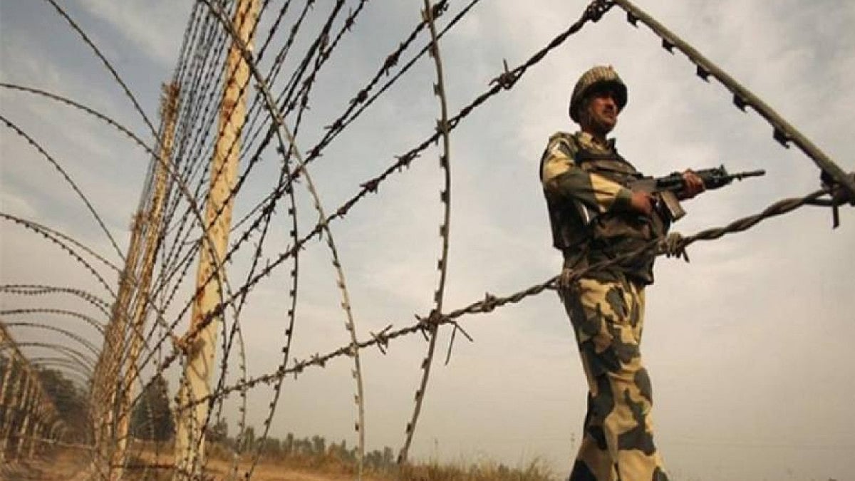 A BSF soldier on guard near border.(File photo)
