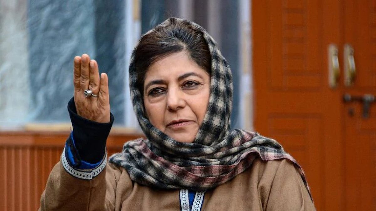Mehbooba Visits Families Rendered Homeless By JDA's Demolition Drive In Jammu