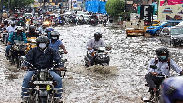 Heavy Rains Lash Telangana & Andhra Pradesh