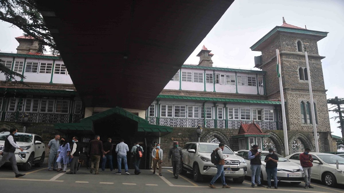 Bhopal: Two Cops Suspended After Videos Of Group Of Youngsters Vandalizing Cars Surface
