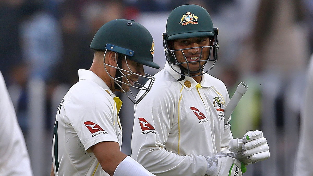 Usman Khawaja and David Warner walk back to pavilion at end of play on Day 2 of PAK Vs AUS 1st Test.