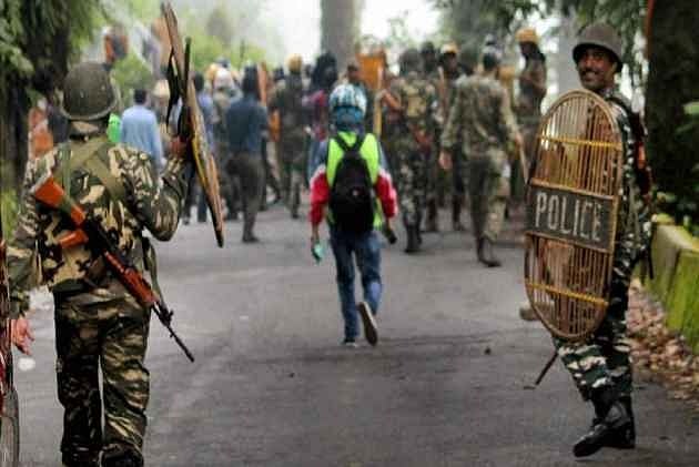 Home Ministry To Withdraw 1,000 Paramilitary Personnel From Protest-Hit Darjeeling