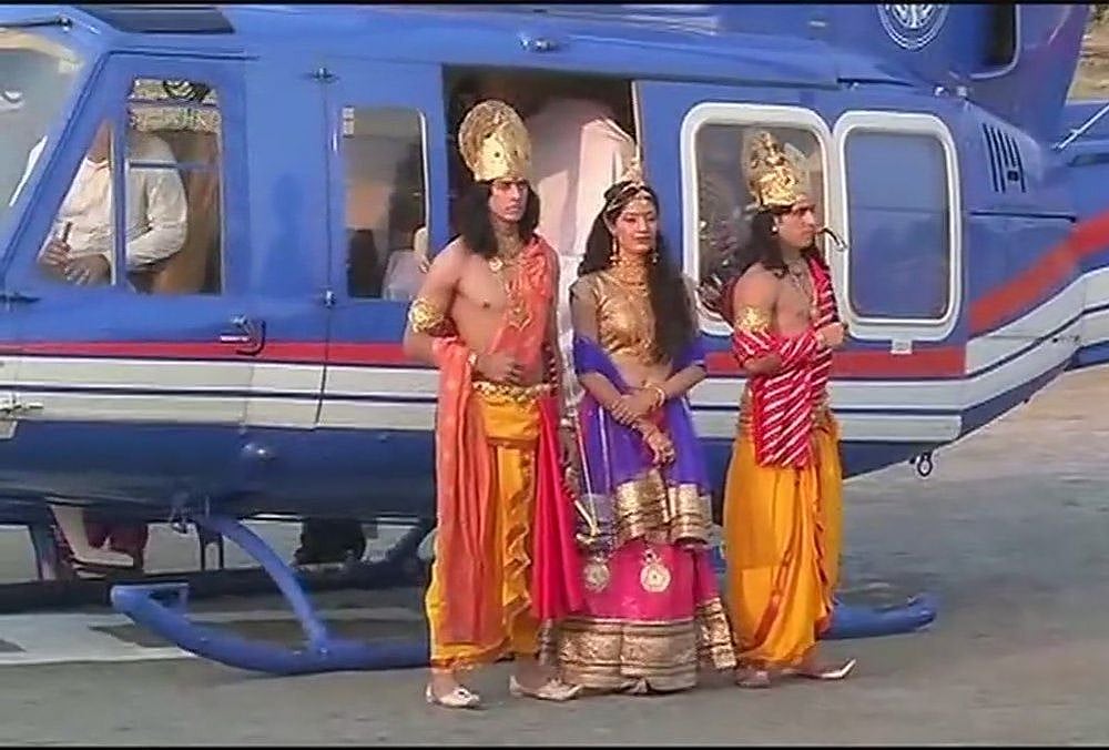 Ram Sita Arrive In Chopper For Yogi Adityanath's Diwali Celebrations In Ayodhya