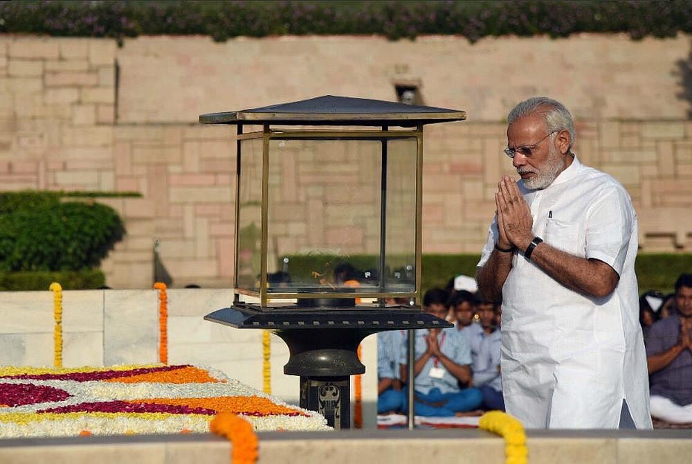 PM Modi Pays Tribute To Mahatma Gandhi on Death Anniversary