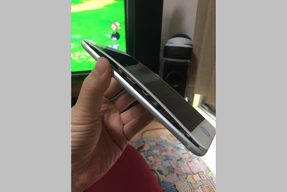 Apple Begins Probe After iPhone 8 Splits Open During Charging