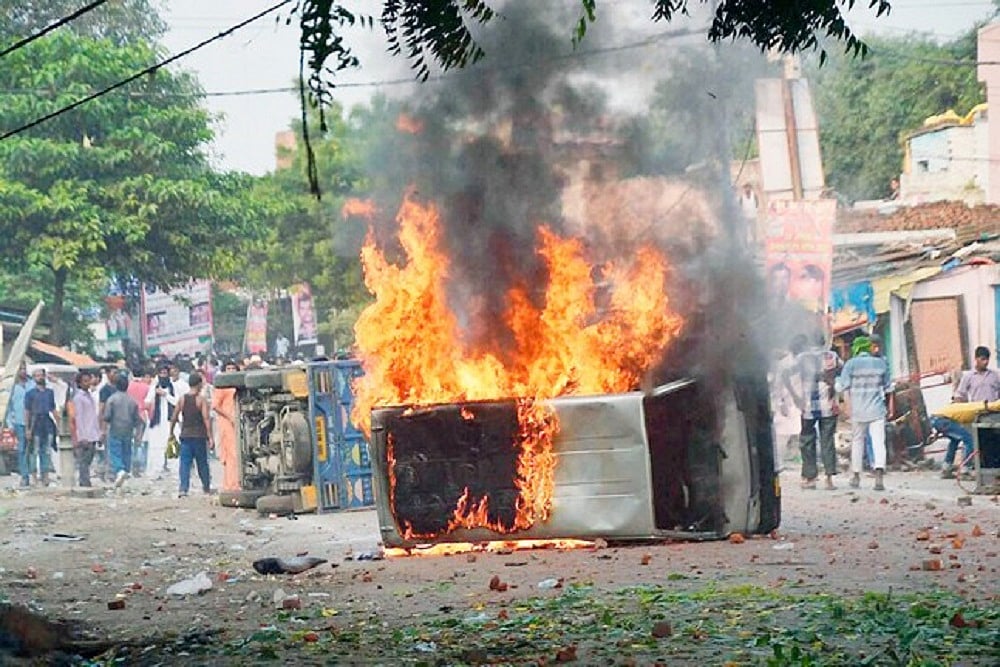 Many Injured In Clashes During Muharram Procession In Vadodara And Kanpur, Vehicles Set On Fire