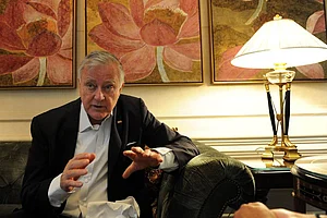 If US Loses Important Indian Contracts, The Arms Lobby Will Be Upset And May Endanger Indo-US Relations: Larry Pressler