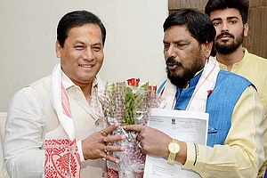 Instead Of Consuming Country-Made Liquor, Dalits Should Join Army Where Rum Is Available: Union Minister Athawale