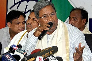 Karnataka CM Siddaramaiah Condemns Union Minster Hegde For Refusing To Attend Tipu Jayanti Celebrations