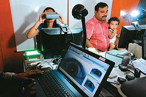 Deadline For Mandatory Linking Of Aadhaar To Avail Government Schemes Extended Till March 31, 2018