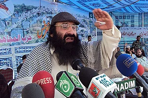 Hizbul chief Syed Salahuddin addressing the media.