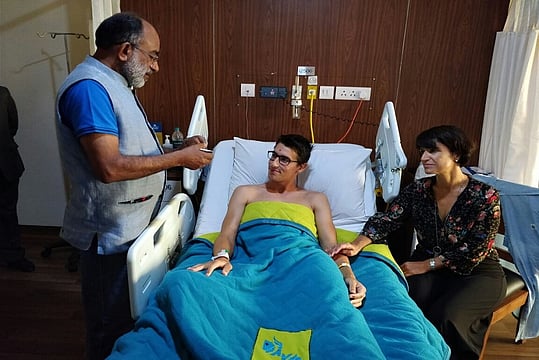Tourism minister visits Swiss couple at hospital