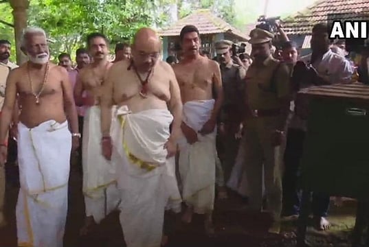 Kerala: BJP President Amit Shah Offers Prayers At Rajarajeswara Temple In Kannur