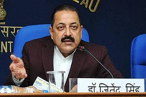 Economy Is Too Serious A Subject To Be Left To Economists Alone, Says Jitendra Singh