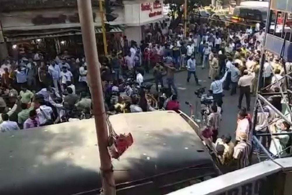 MNS, Congress Workers Clash In Dadar Over Hawkers' Eviction