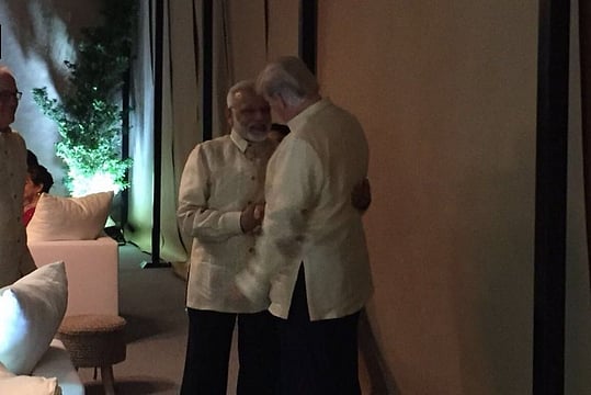 PM Modi Meets U.S. President Trump In Philippines