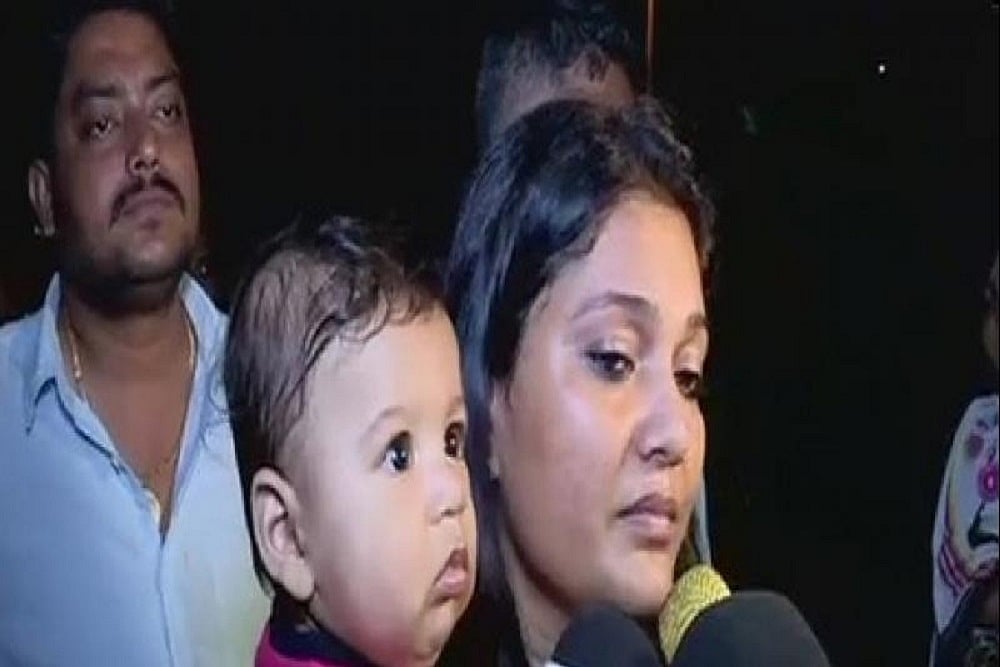 Mumbai Traffic Cops Tows Away Car With Woman Breastfeeding Child Inside, Inquiry Ordered