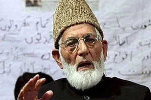 'Why This Selective Outrage Over Abdullah's Remark? Pak PM Too Said <em>Azaadi</em> Not Possible,' NC To Separatist Leader Geelani