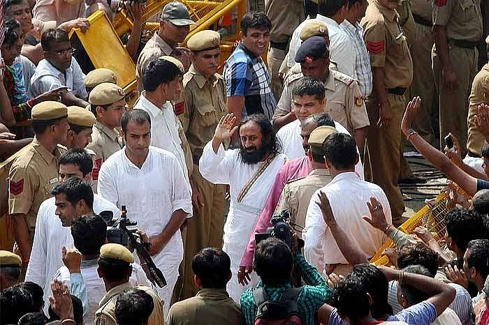 'I Am Hopeful,' Art Of Living's Ravishankar Meets Adityanath, Akhada Leaders Before Ayodhya Visit