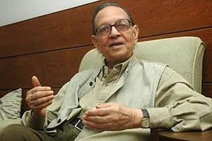 Padma Bhushan Hindi Poet Kunwar Narayan Dies At 90