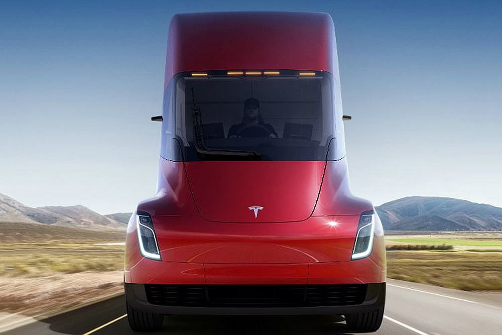 Tesla Semi All-Electric Truck Unveiled