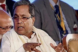 Siddaramaiah moves SC demanding release of NDRF grants