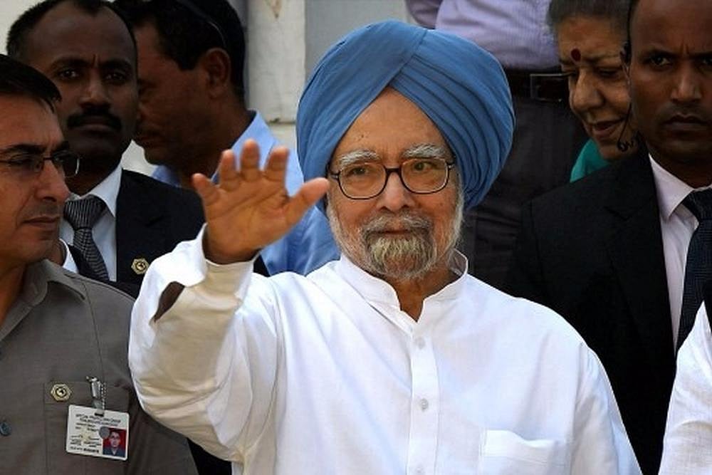 Ahead Of 'Black Day', Manmohan Singh To Visit Gujarat Today, To Interact With Traders On DeMo Effects