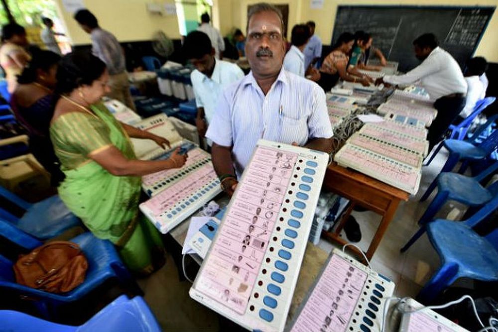 RK Nagar By-Poll: Voting Begins In Late Jayalalithaa’s Constituency