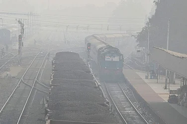 Kolkata Weather: Coldest January Day With Dense Fog and Very Poor Air Quality